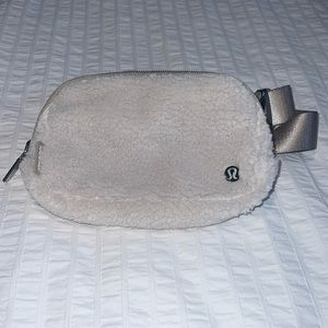 EUC Fleece Lululemon Belt Bag